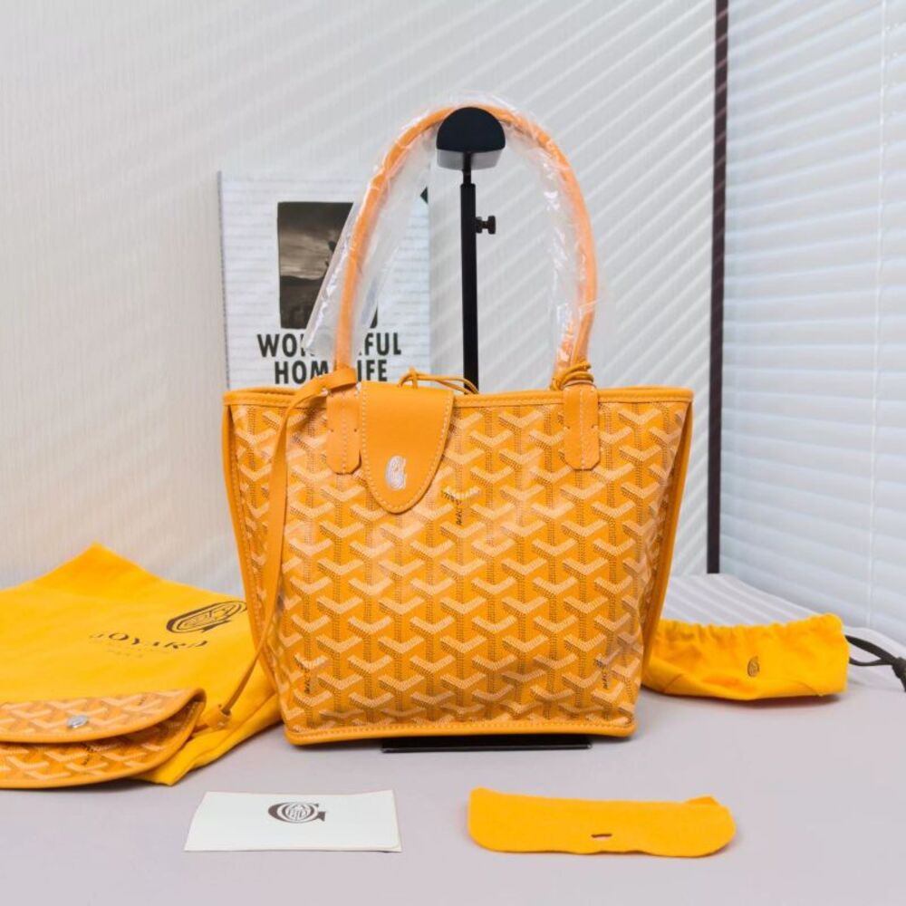 Goyard Women Pre-Loved Bag Very Good Condition